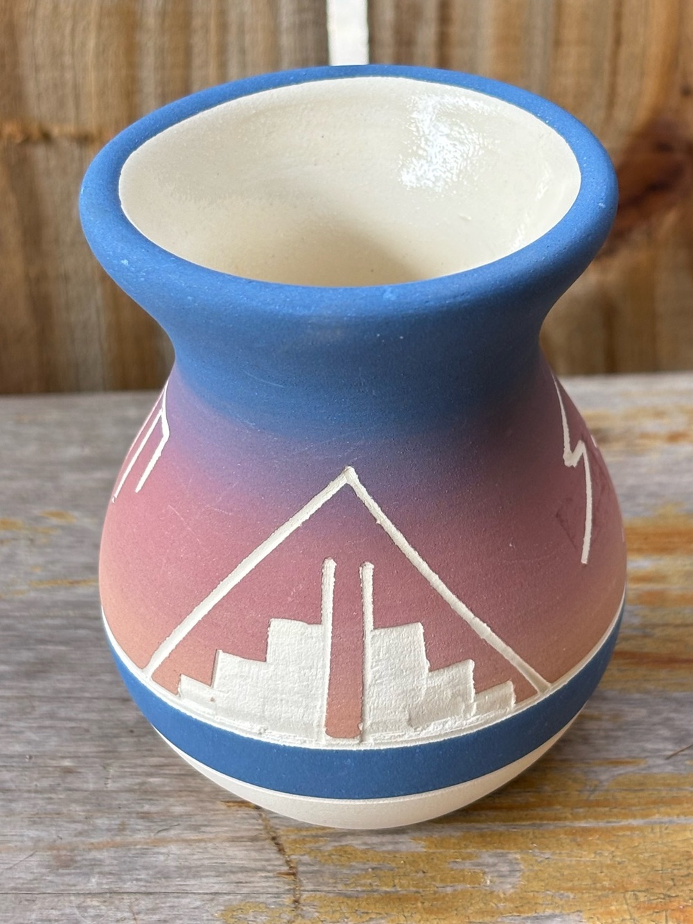 Vintage Native American Lakota Sioux Pottery Artist Signed 5” Vase